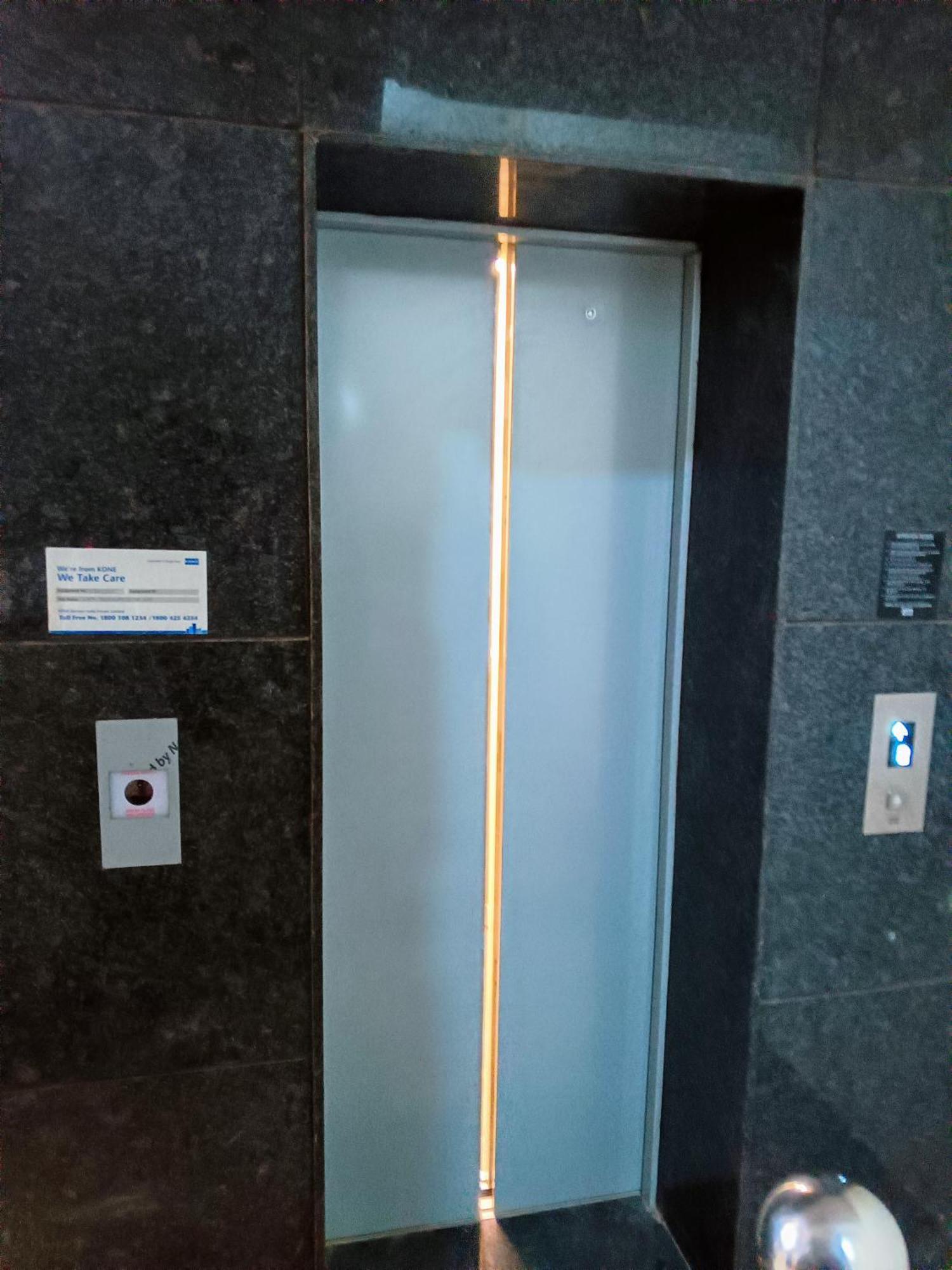 Soooper Hotel グルガウン エクステリア 写真